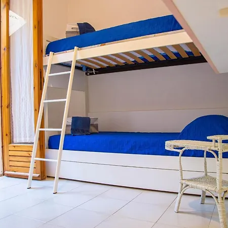 Casa Ariel Per 4, A Pochi Passi Dalla Iun R0963 Holiday home *