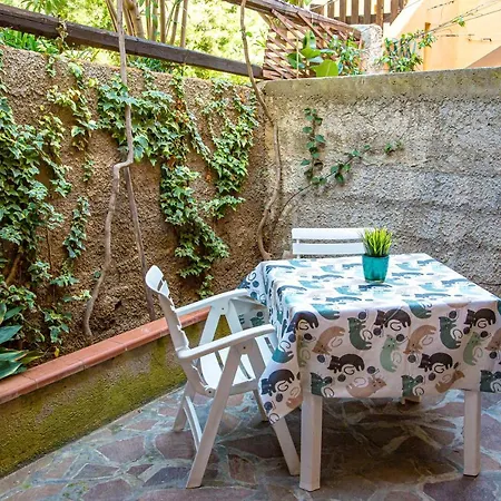 Holiday home Casa Ariel Per 4, A Pochi Passi Dalla Iun R0963