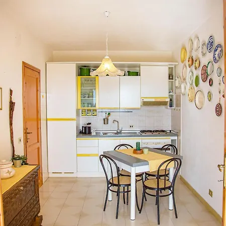 Casa Ariel Per 4, A Pochi Passi Dalla Iun R0963 Holiday home