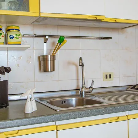 Holiday home Casa Ariel Per 4, A Pochi Passi Dalla Iun R0963