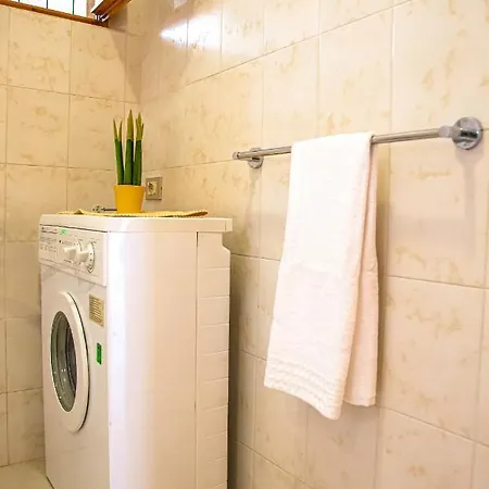 Casa Ariel Per 4, A Pochi Passi Dalla Iun R0963 *